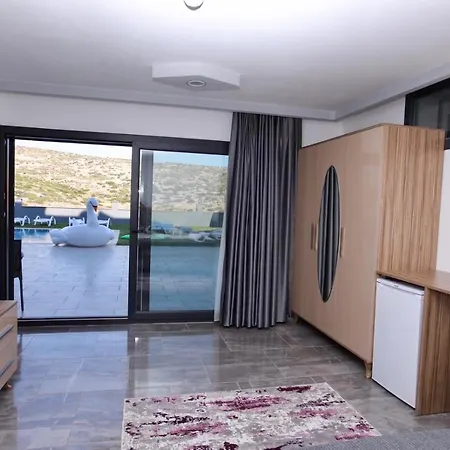 Oda ve Kahvaltı Fontana Fener 2*