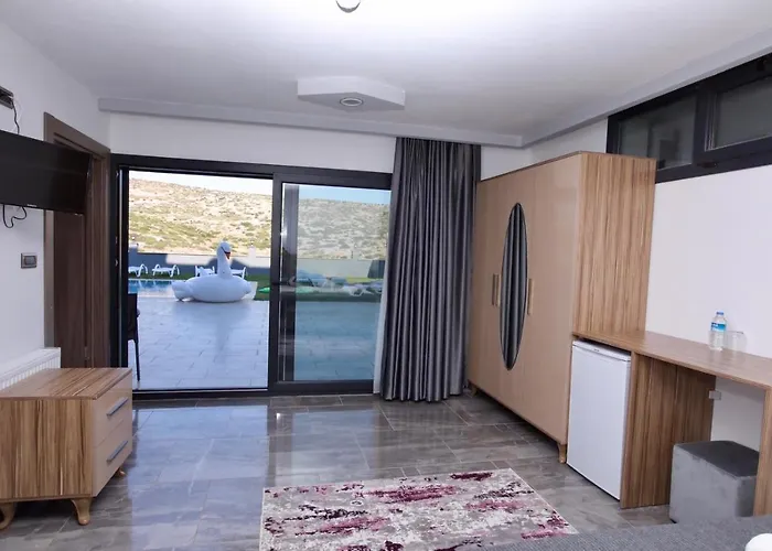 לינה וארוחת בוקר Fontana Fener 2*